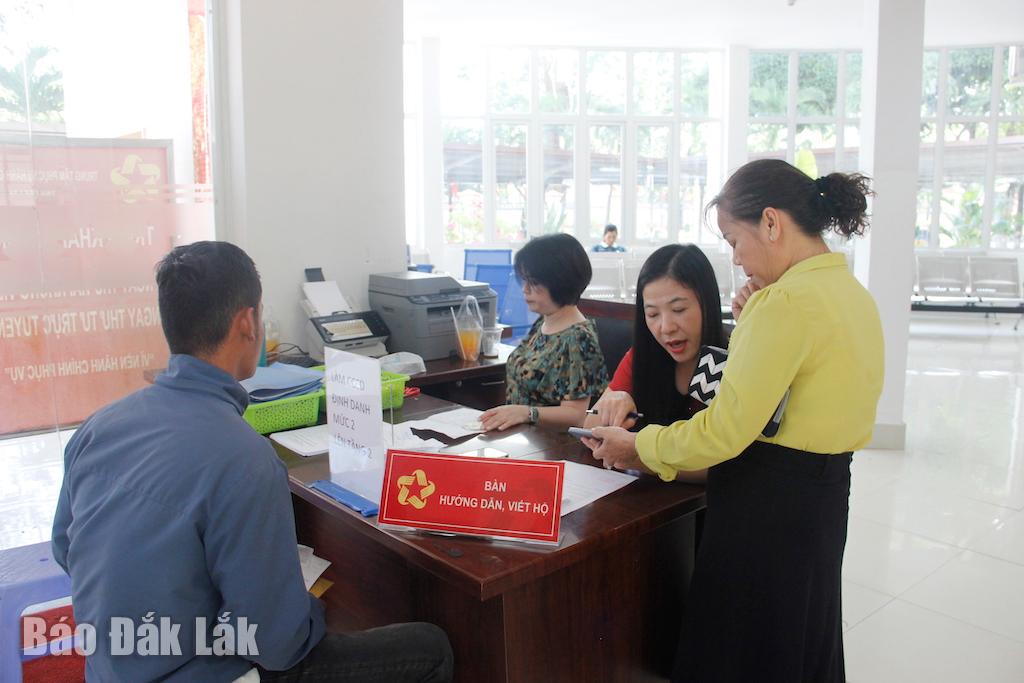 Đẩy mạnh thực hiện thủ tục hành chính không phụ thuộc vào địa giới hành chính trong phạm vi tỉnh Đắk Lắk